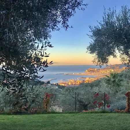 Le Jardin Sur Mer Avec Bike Et Mtb Tour Guest house *
