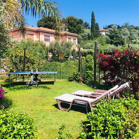 Le Jardin Sur Mer Avec Bike Et Mtb Tour Guest house