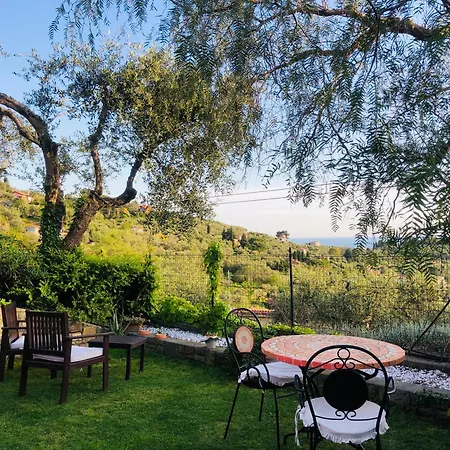 Le Jardin Sur Mer Avec Bike Et Mtb Tour Guest house Imperia