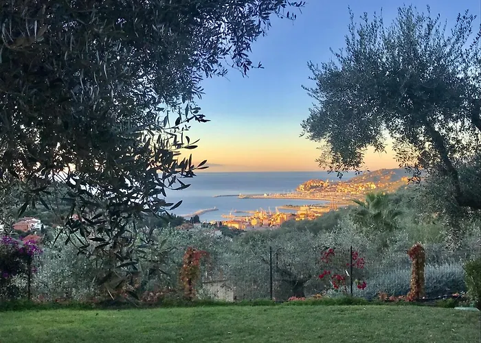 Le Jardin Sur Avec Bike Et Mtb Tour Pensión 3*