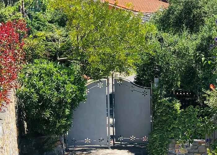 Pensión Le Jardin Sur Avec Bike Et Mtb Tour 3*